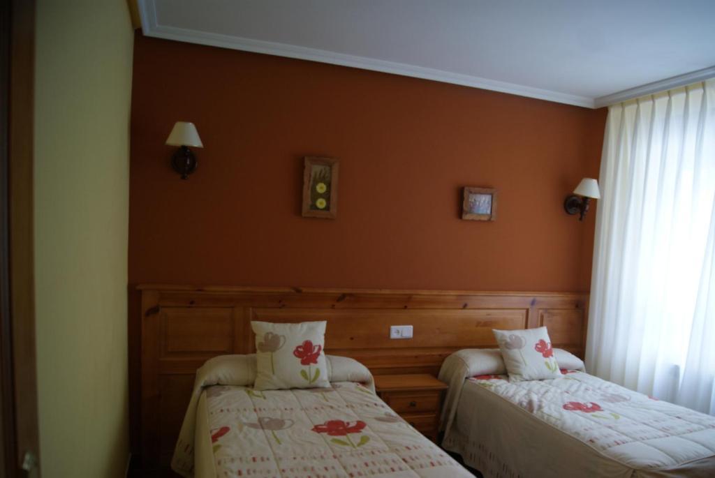 פונקבוס Hotel Garganta Del Cares חדר תמונה