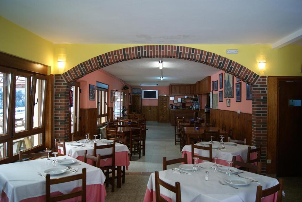 פונקבוס Hotel Garganta Del Cares מראה חיצוני תמונה