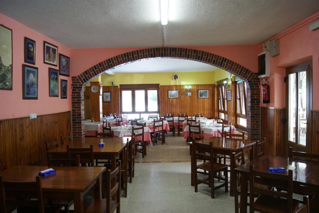 פונקבוס Hotel Garganta Del Cares מראה חיצוני תמונה